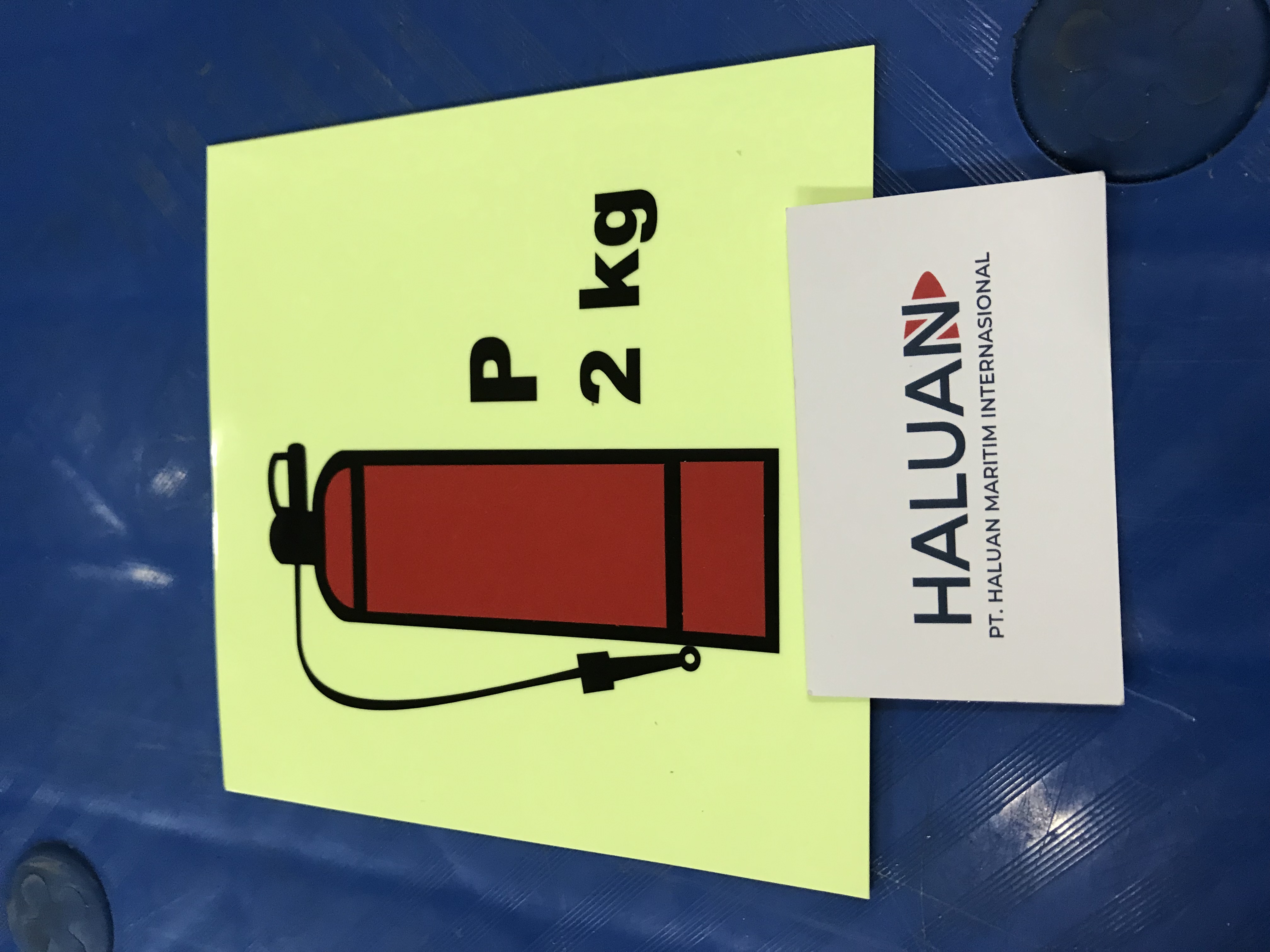 IMPA 336083 - IMO SYMBOL 2KG POWDER FIRE EXTINGUSHER