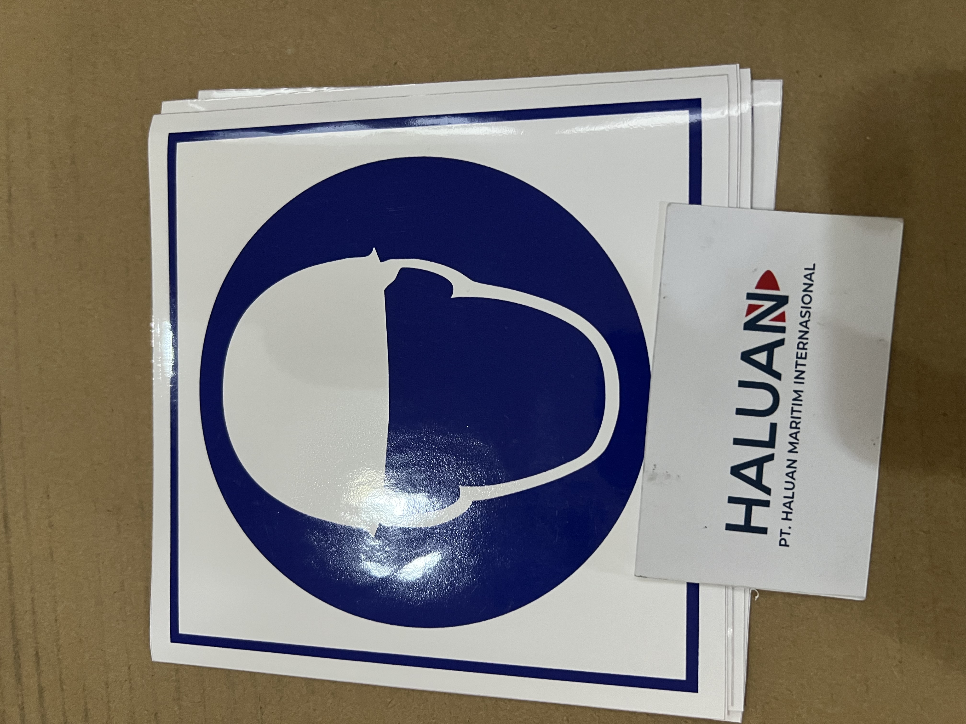 IMPA 335709 - WEAR HELMET STICKER