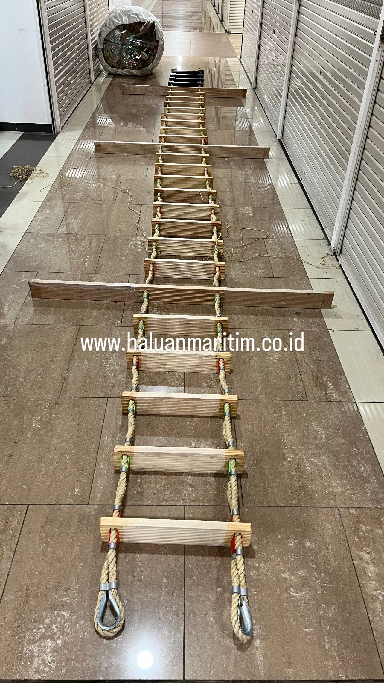 PILOT LADDER 9 METER C/W CCS CERTIFICATE